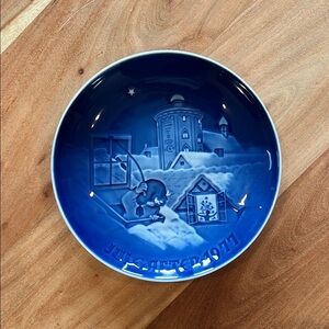 Vintage Bing & Grondahl 1977 Christmas Plate